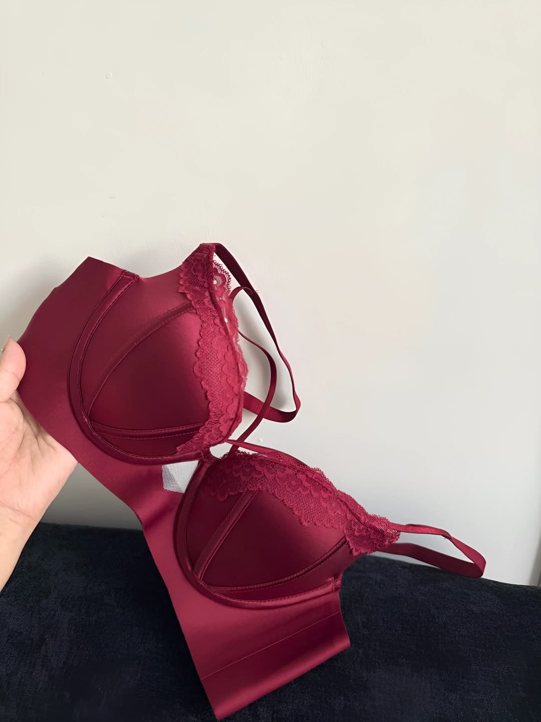 Бордовый