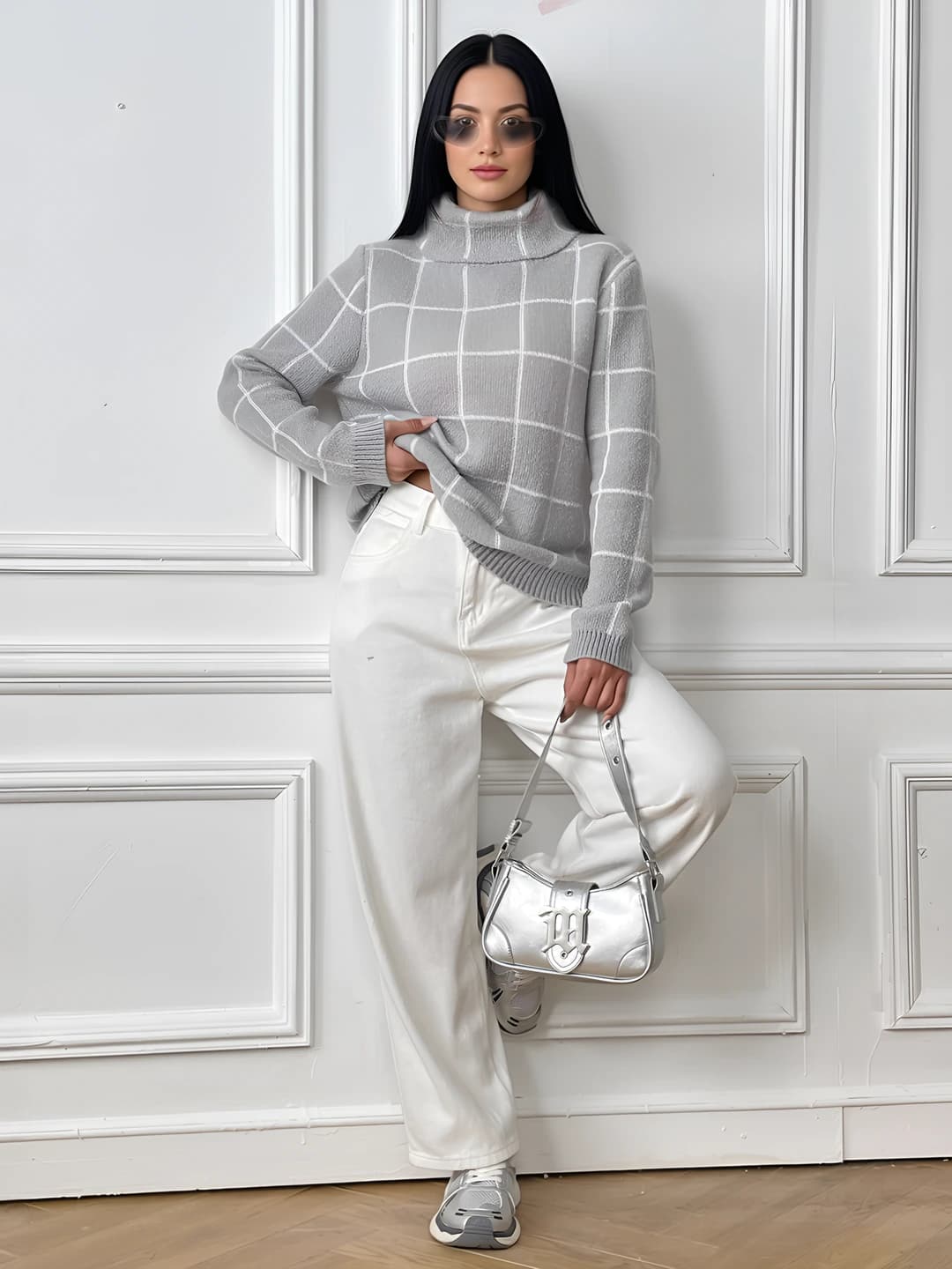 Women's checked sweater with high neck and long sleeve