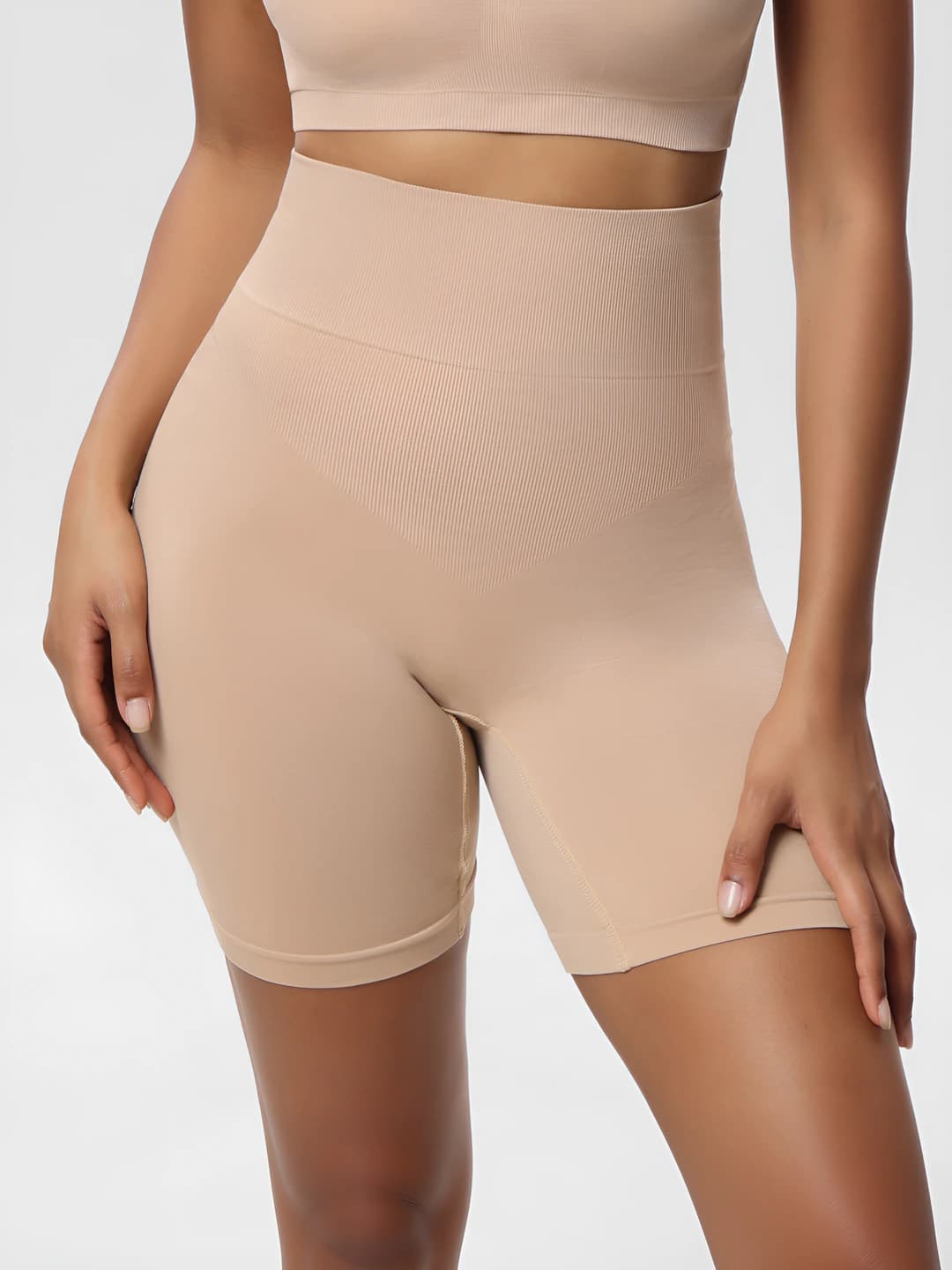 36775 high-waist version of five-quarter pants skin color