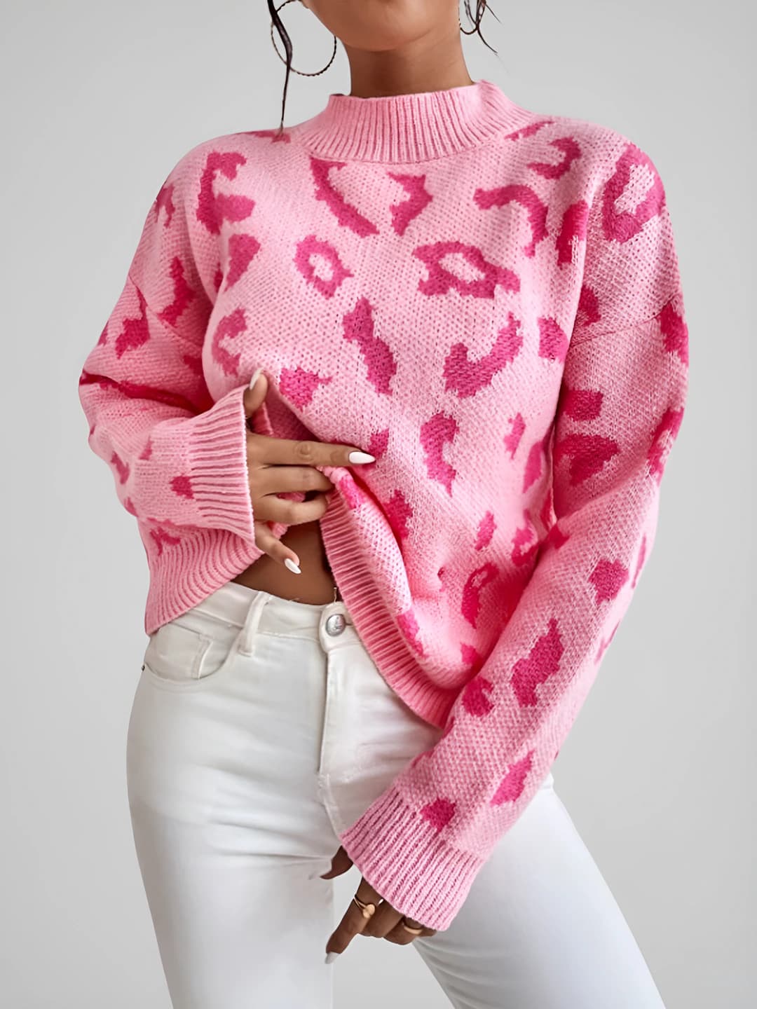 Women's crew neck knit sweater, long sleeve, loose fit, medium thickness, autumn-winter, polyester fabric, leopard pattern