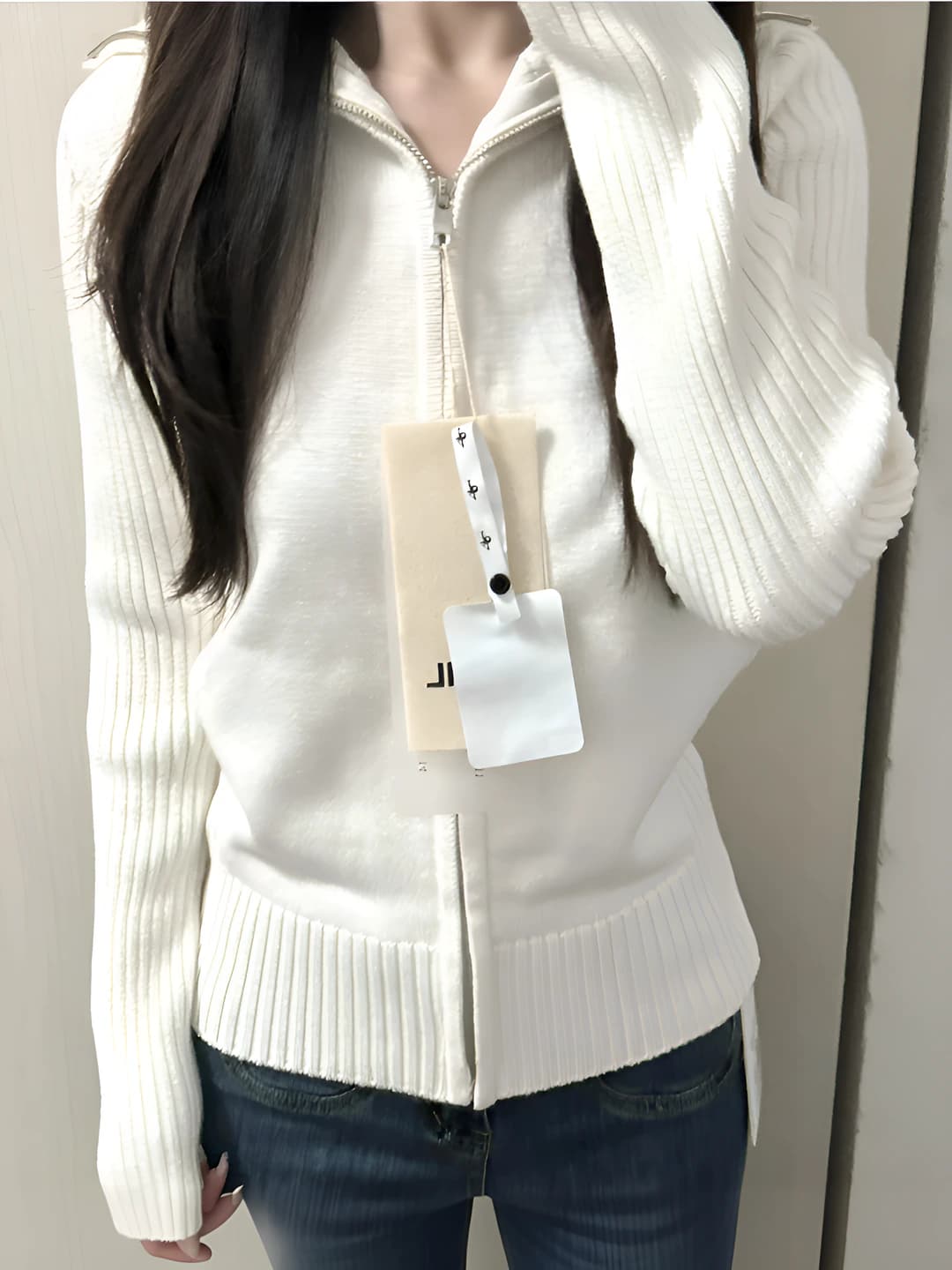 4386 White