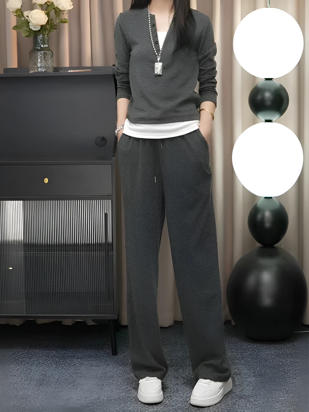 Тёмно-серый