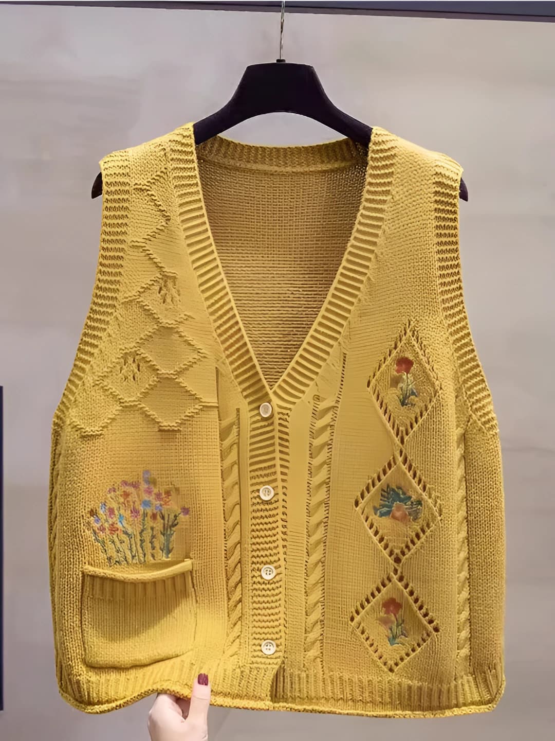 Ayollar uchun bahor-kuzgi bo'sh (oversize) jilet, V-yoqa, kardigan, retro uslub, tikishli naqsh