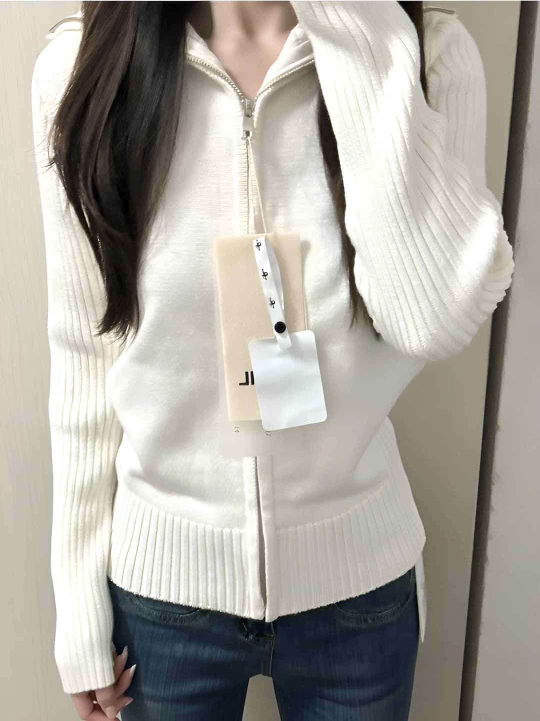 Women's retro black zip-front knit cardigan, long sleeve, loose fit, crew neck, cropped sweater for autumn-winter