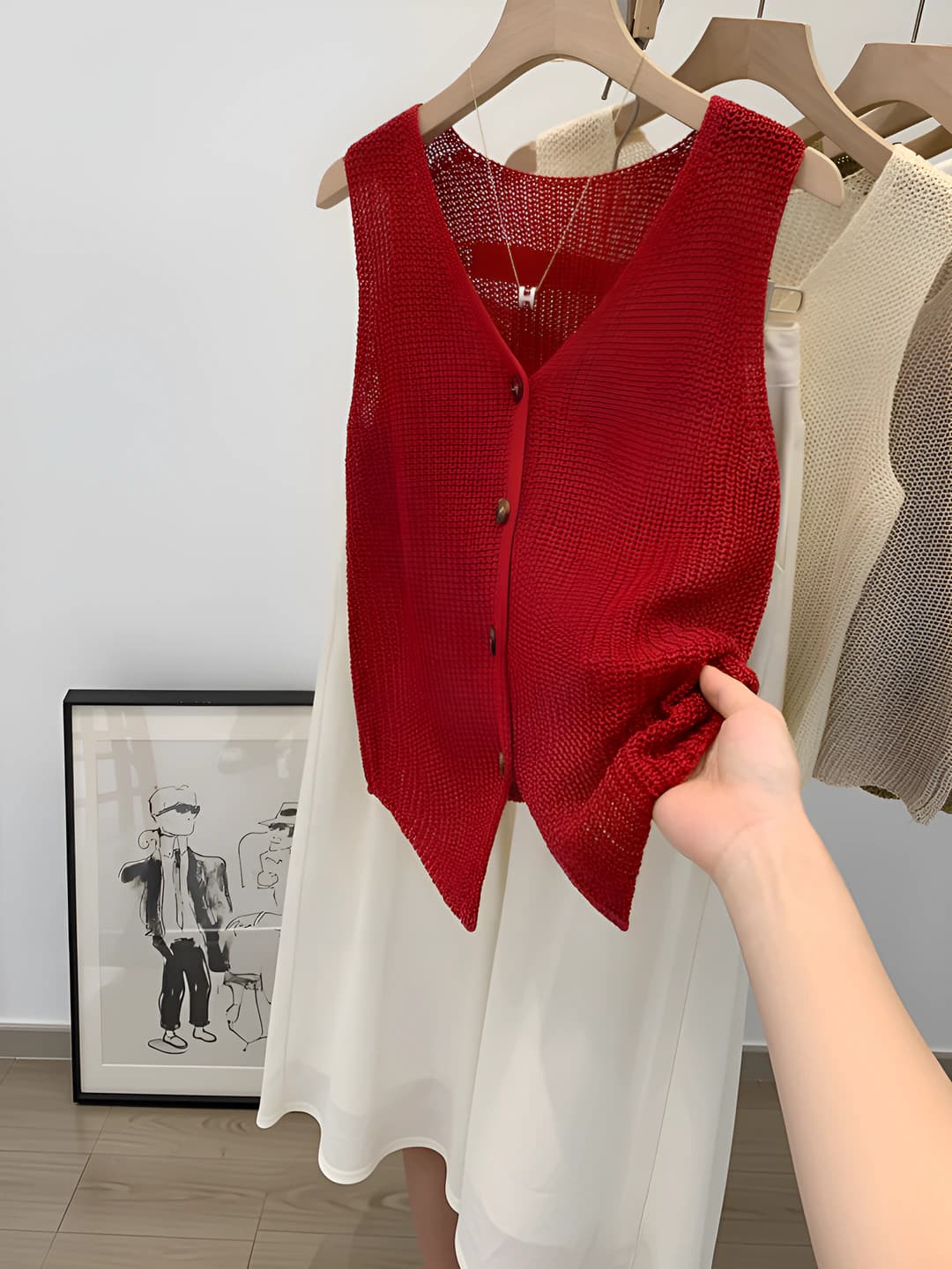 Women's sleeveless V-neck vest, ice-silk fabric, loose fit, closure: cardigan, style: chic commute