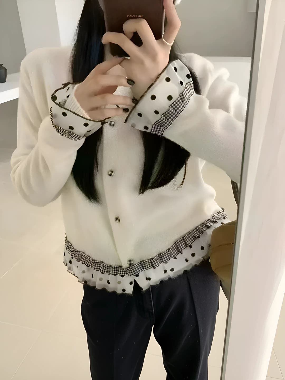 Ayollar uchun ko'k rangli trikotaj kardigan, kundalik uslub, bo'sh (oversize) va tanaga yopishgan kesim, dumaloq yoqa, uzun yeng, yengak mato