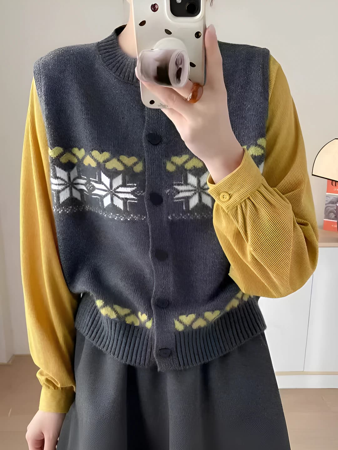 Жёлтый