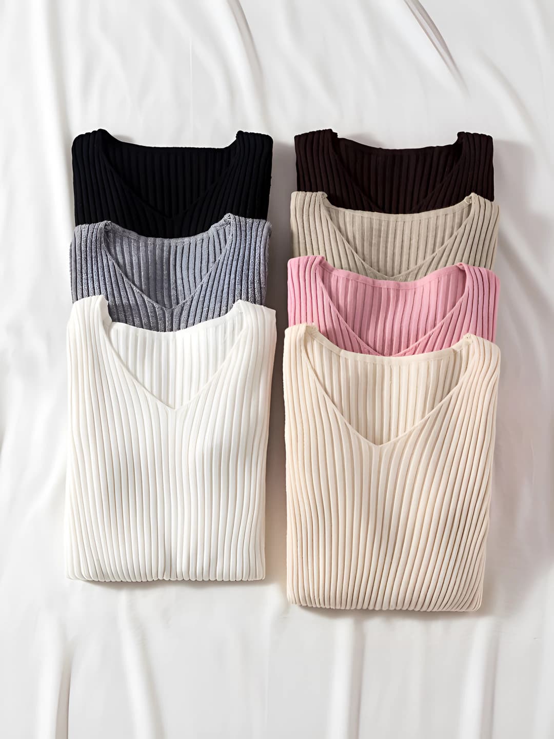 Women's 2026 autumn-winter knit top, V-neck, long sleeve, slim fit, solid colour, low neckline, long-sleeve base top