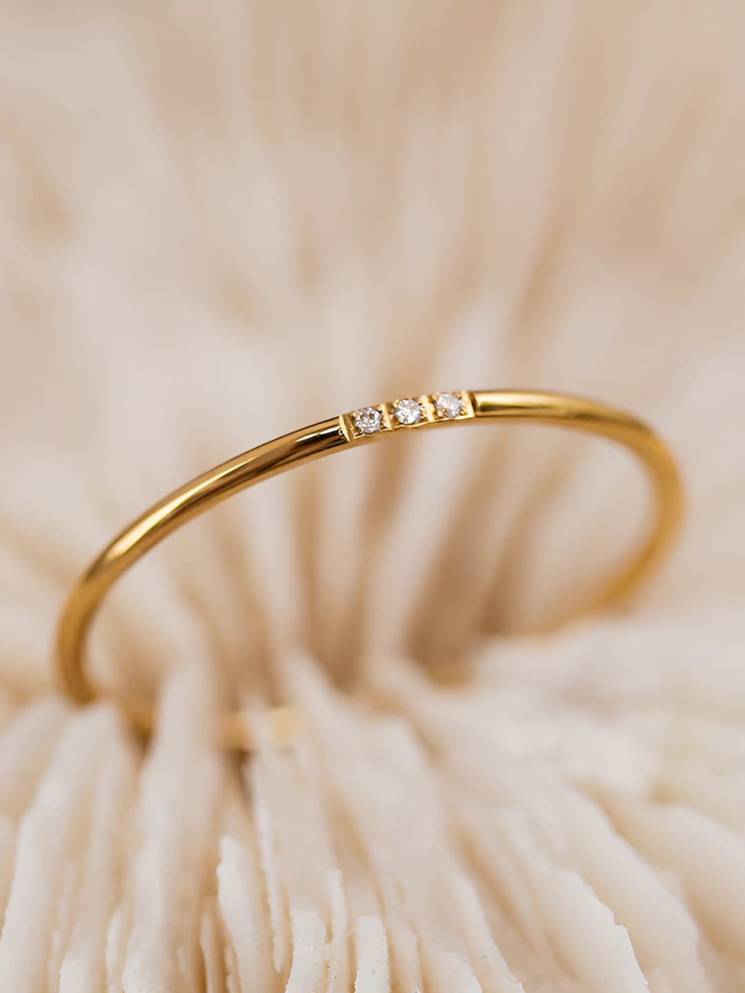 3 diamonds gold