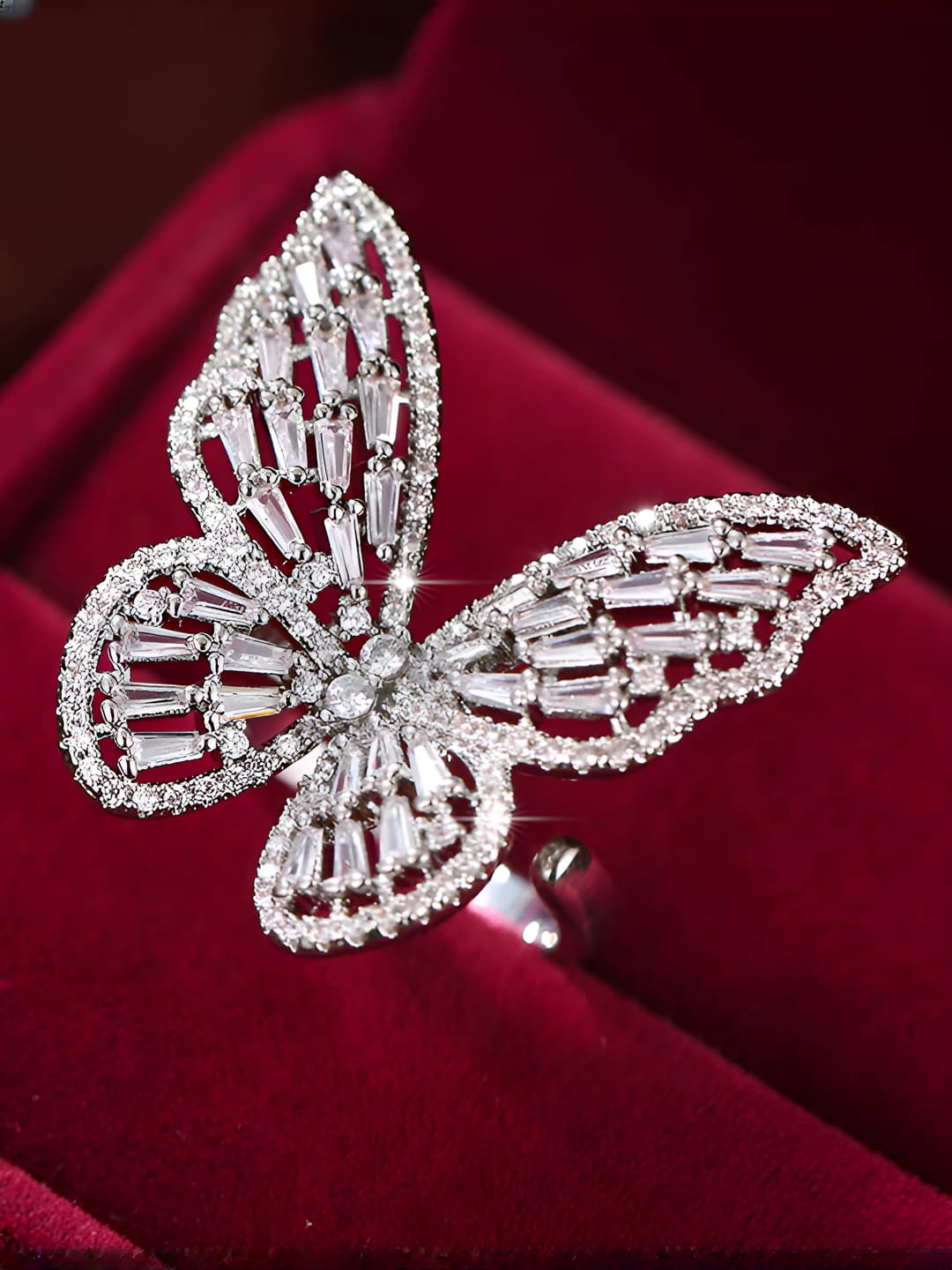 White gold pink zircon