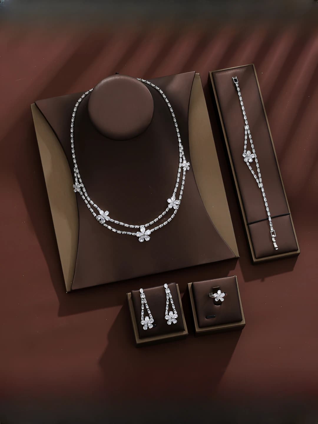Women's flower pattern zircon set: bracelet, ring, earrings and necklace