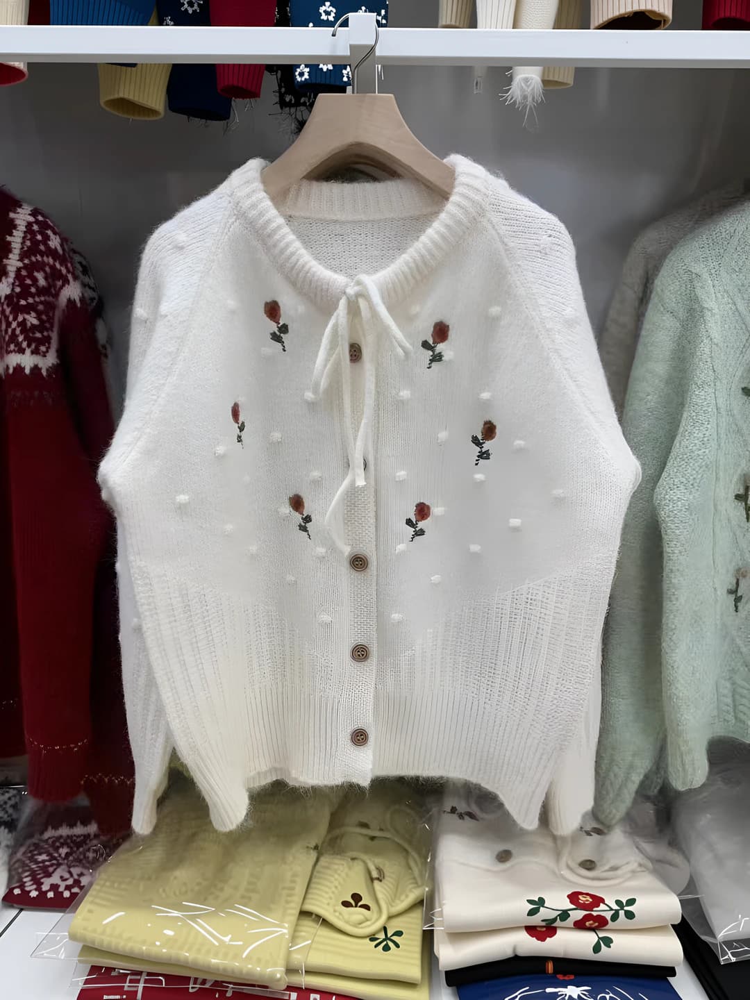 Белый
