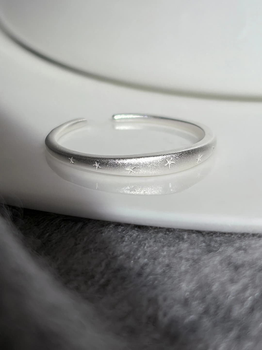 J7772