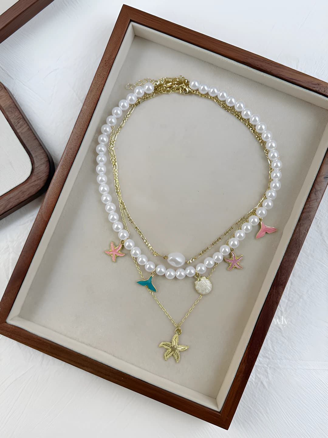Women's French gentle and sweet electroplated pearl and shell necklace, Korean style