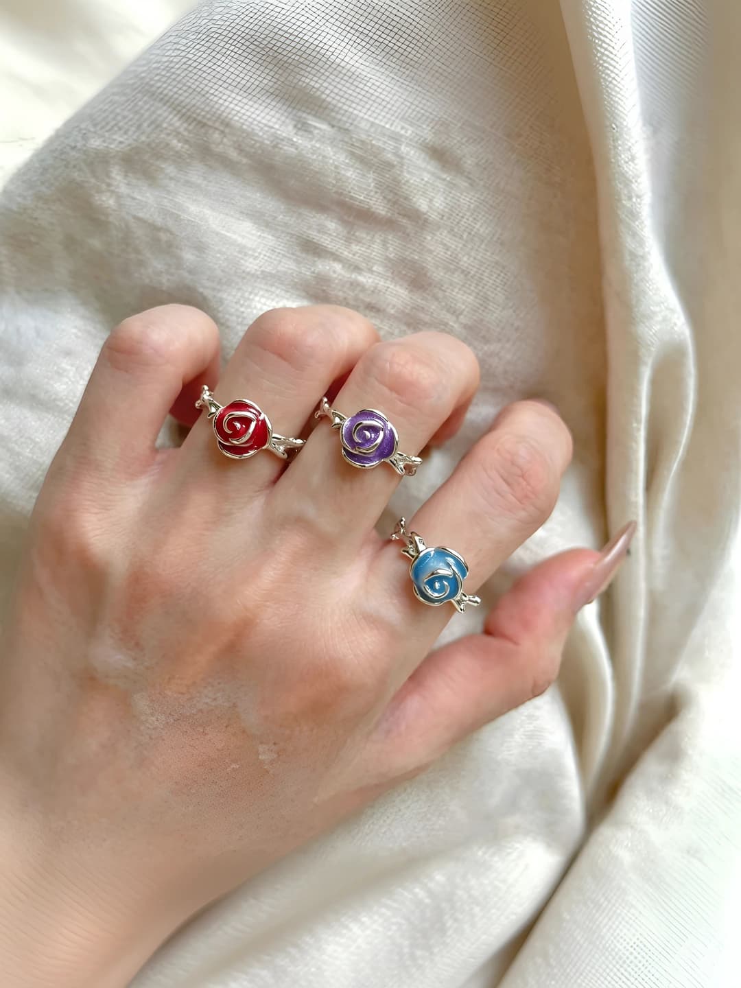 Women's open ring with rose and leaf design, silver-plated copper, light luxury style