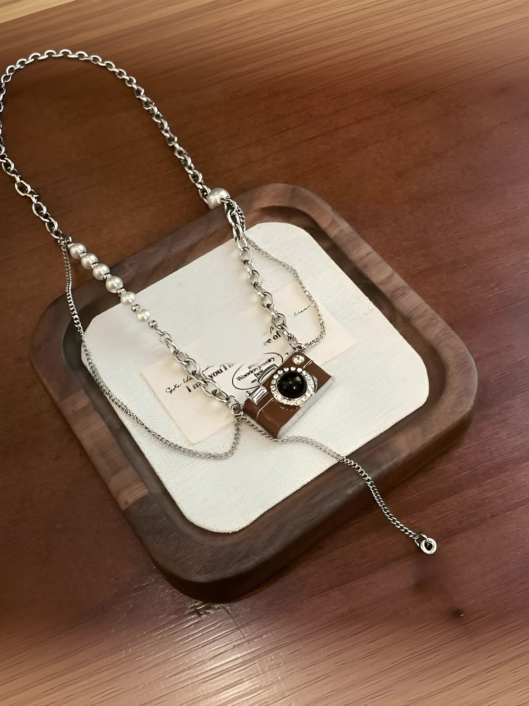 Chain camera