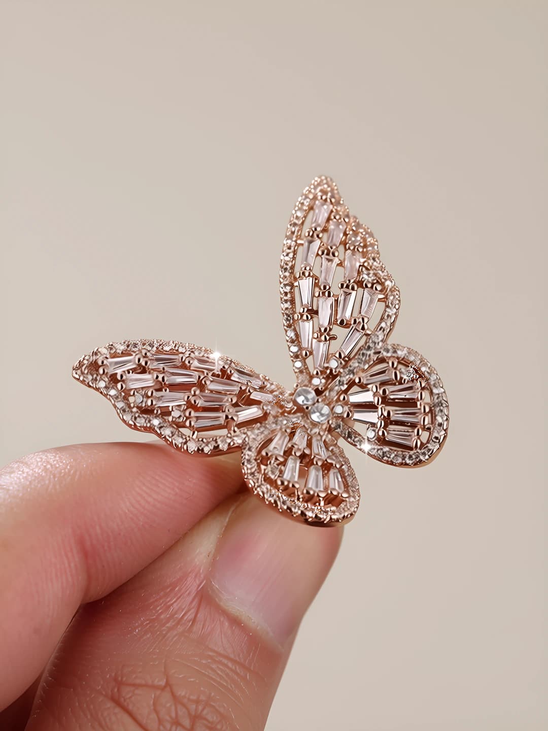 Rose gold-pink zircon