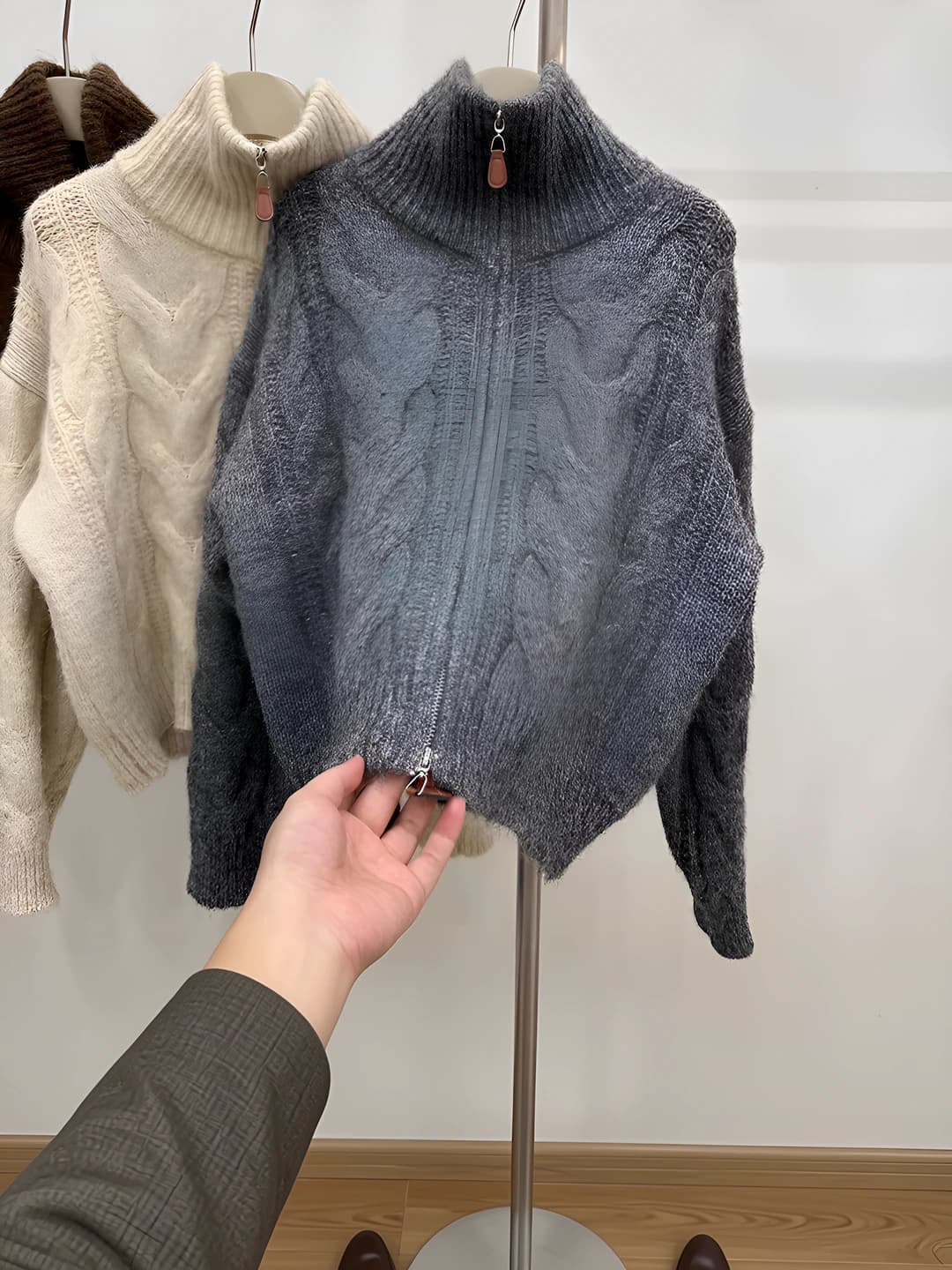 Серый