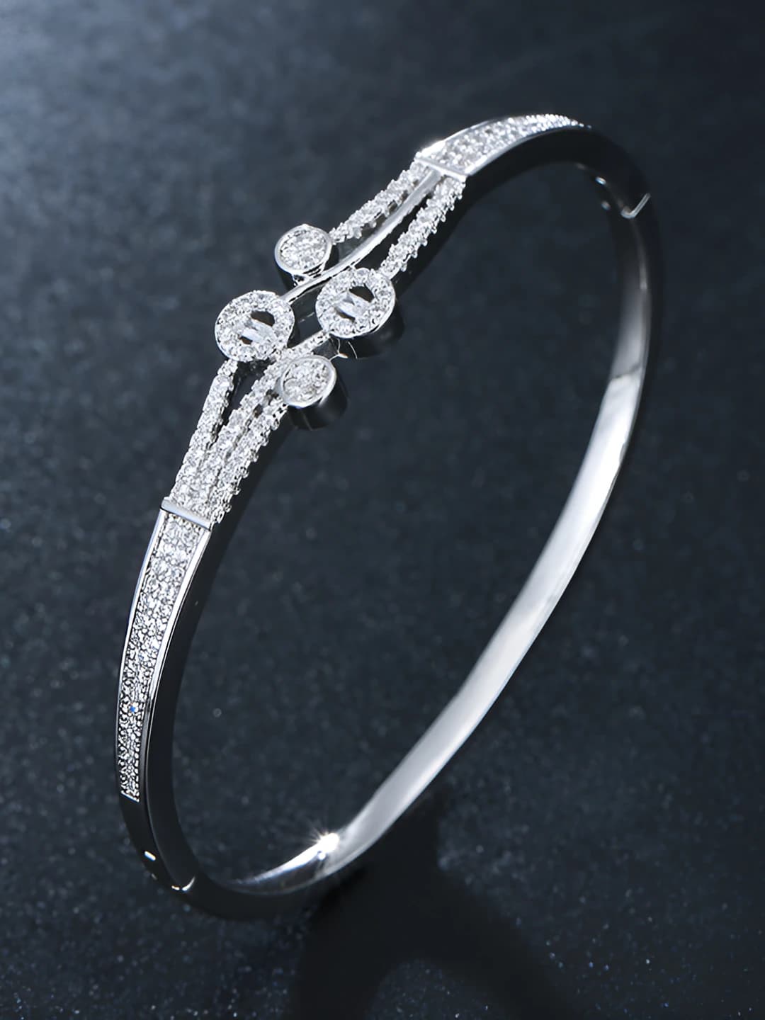 Women's bangle with clasp and zircon, retro style, simple and shiny