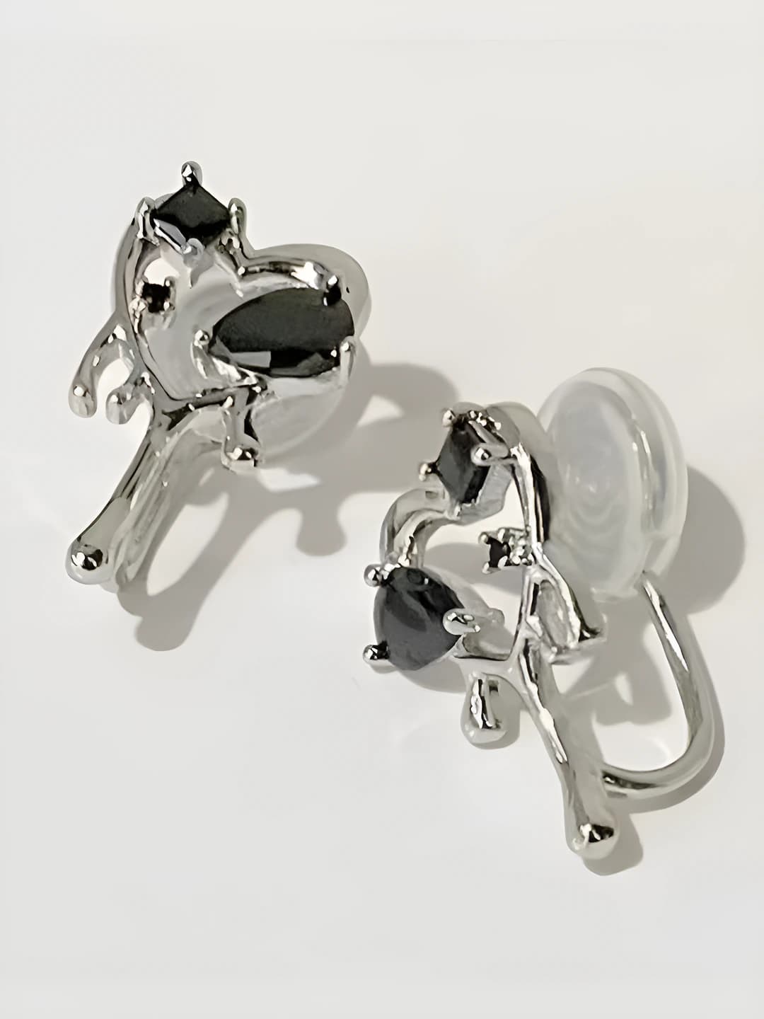 0188 Ear clips