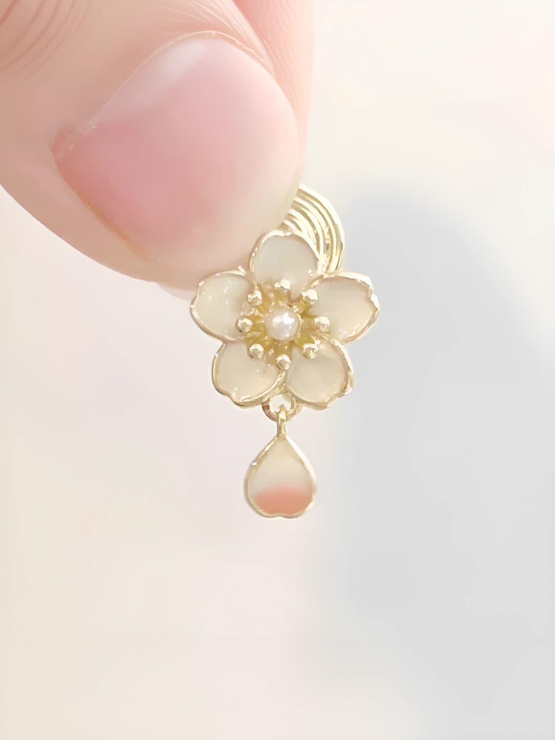 0306 Ear clips