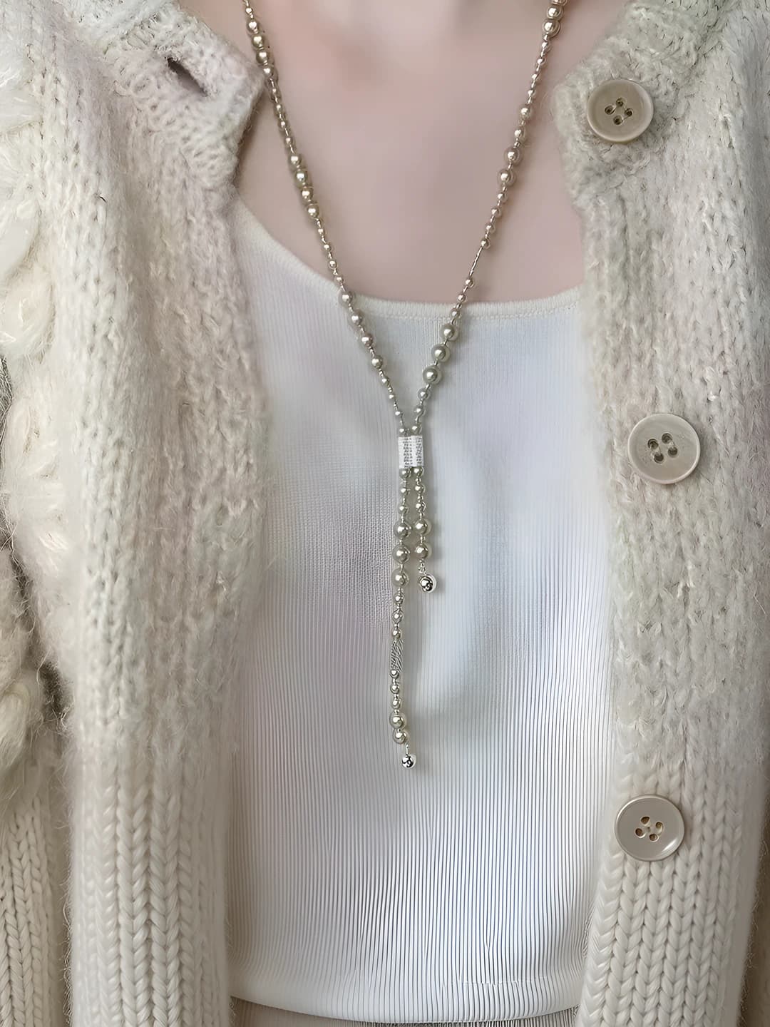 Women's pearl necklace in French retro style, alloy, simple design