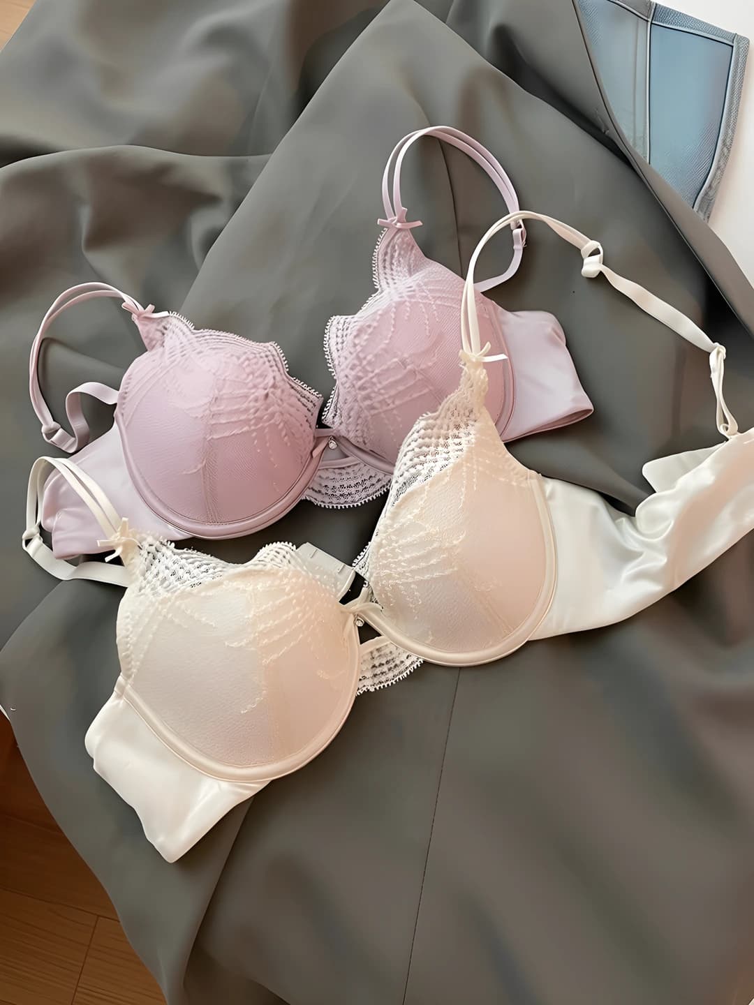 Women's thin lace bra set: minimizes large bust, gathering, anti-sagging, French sexy and pure design
