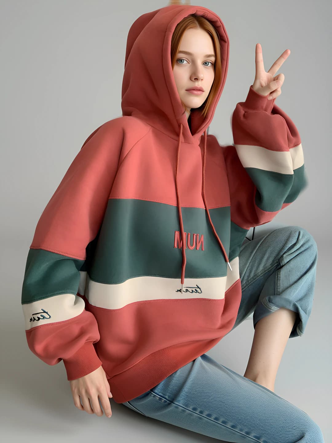 Ayollar uchun koreys uslubida issiq astarli bosma naqshli bo'sh (oversize) svitshot