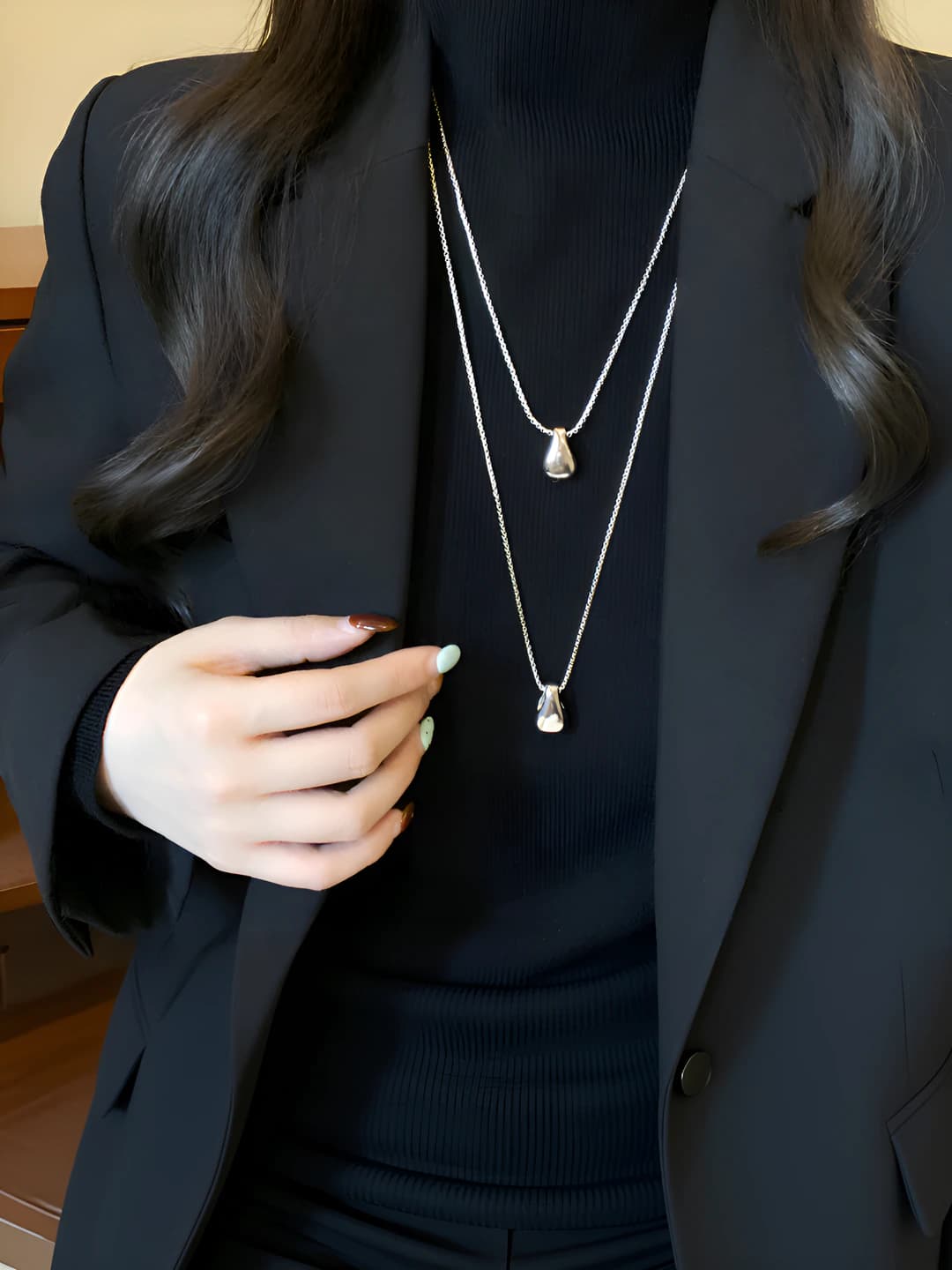 Women's long silver teardrop pendant sweater chain, 2026, minimalist style