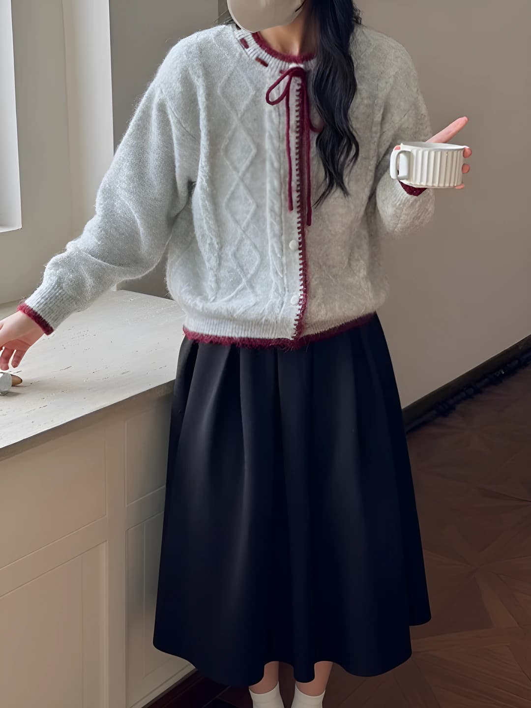 Ayollar uchun koreys uslubida retro o'rma to'quvli kardigan, kuzgi, dumaloq yoqa, uzun yeng, bir rangli, bo'sh (oversize) kesim