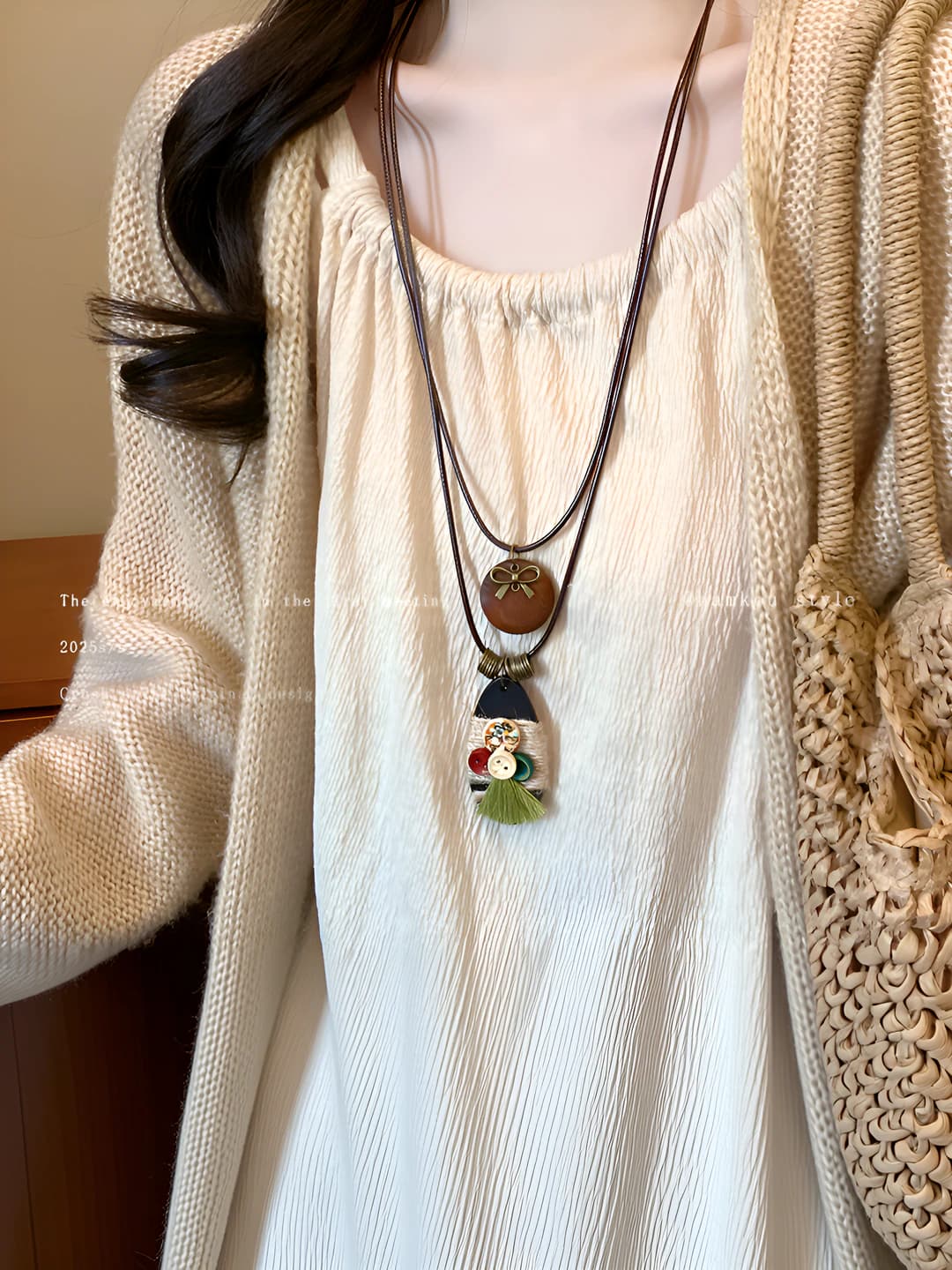 X1902 Button and bow