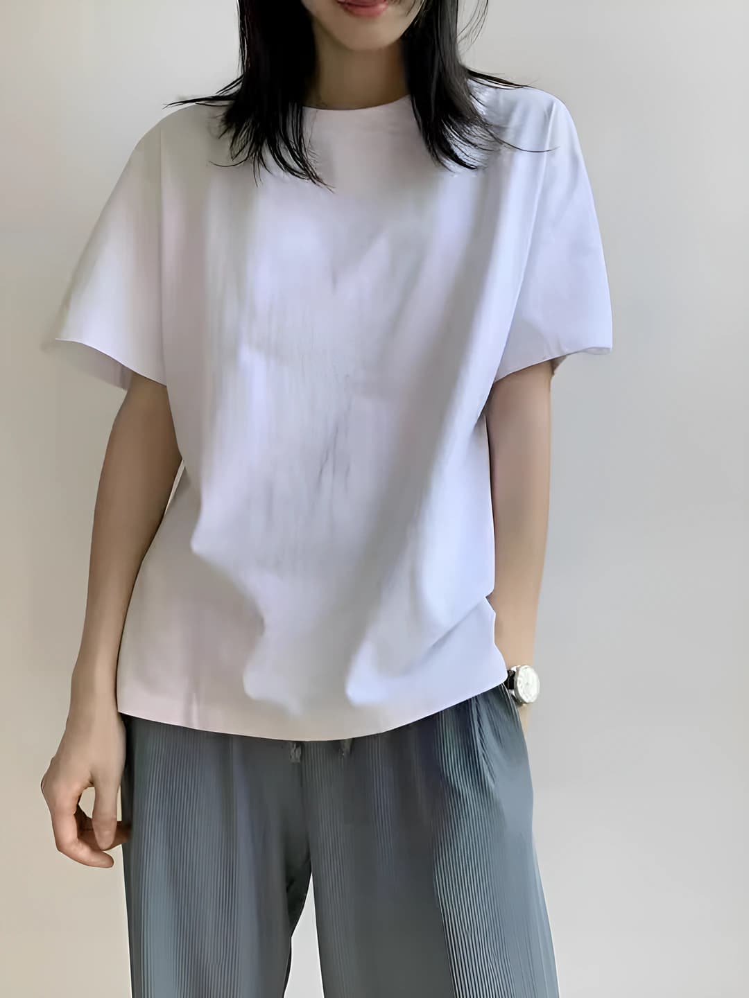 Short T white