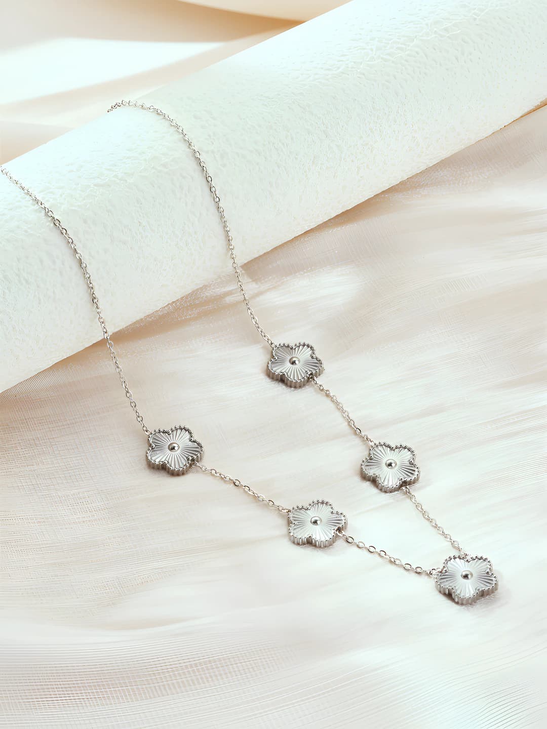 9252 Silver 5-flower bracelet
