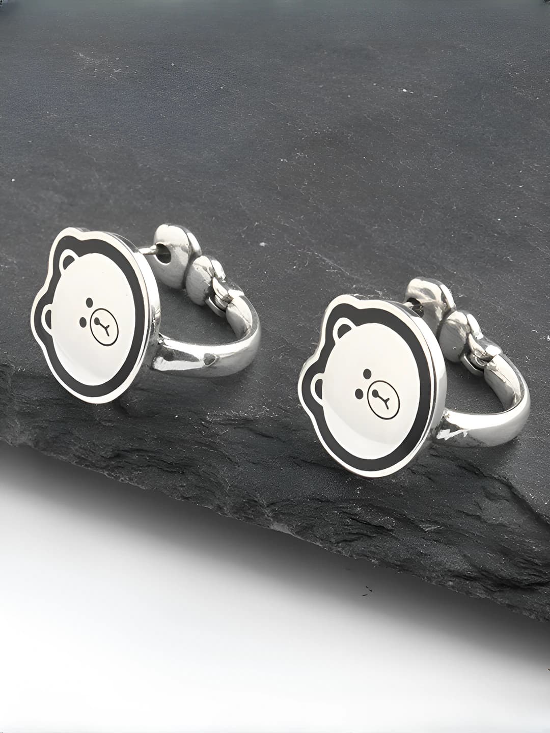 Earrings pair