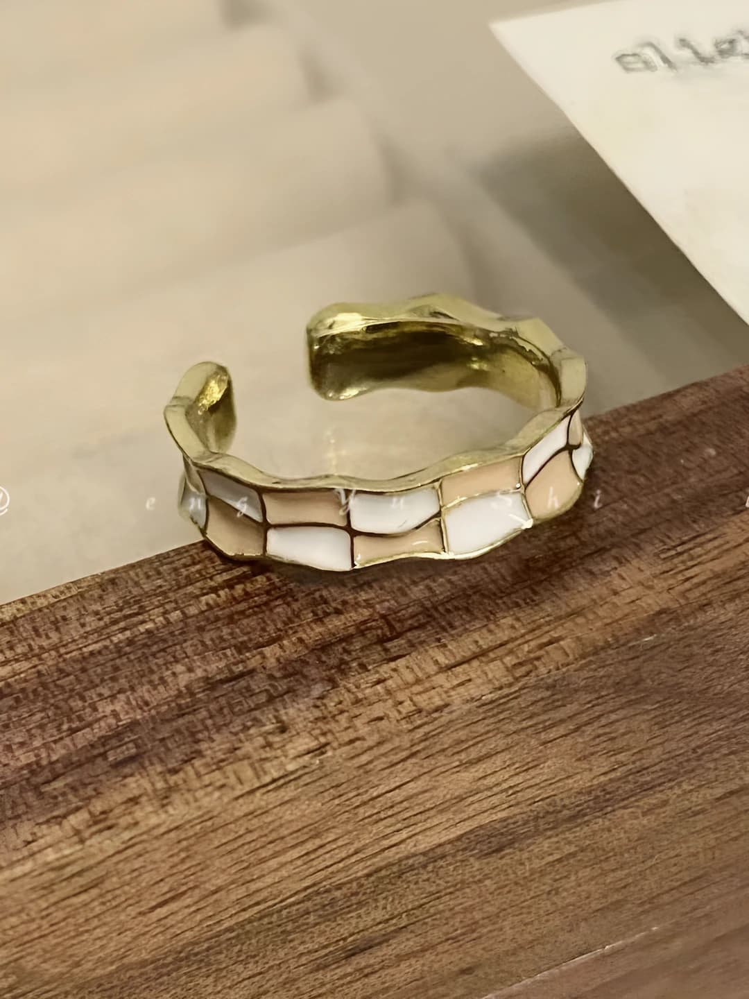 Mocha check ring