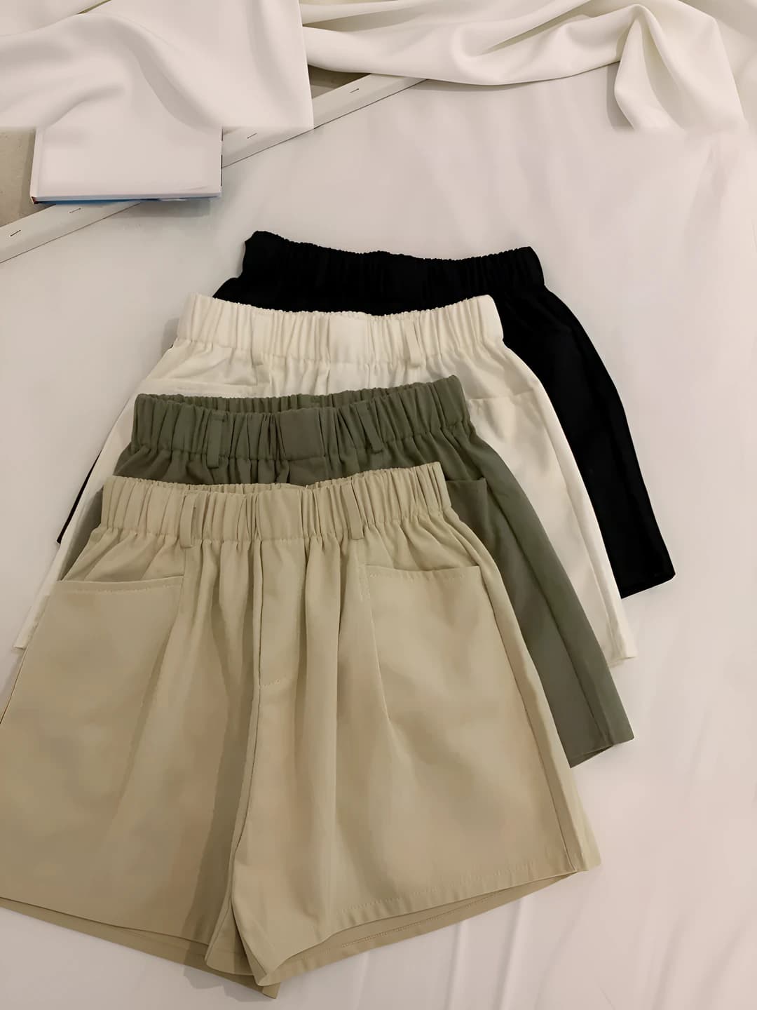 Ayollar uchun sof paxta yozgi elastik belli bo'sh (oversize) to'g'ri kesim kalta shorti, past bo'ylilar uchun baland bel, qora rang, yupqa, sport va kundalik uslubdagi shim