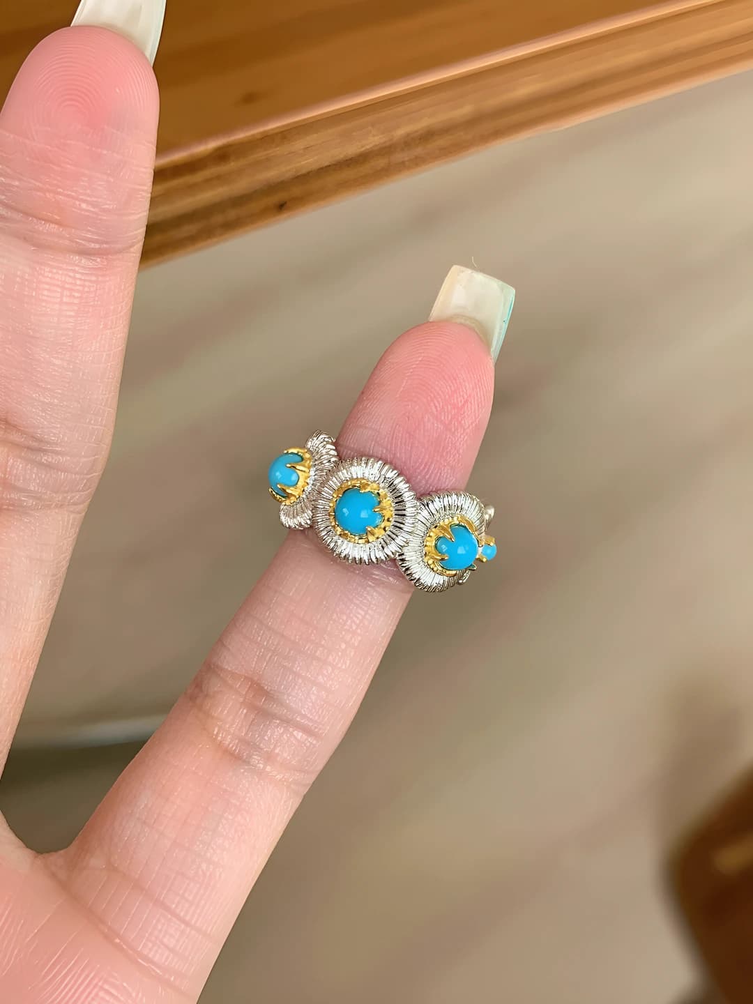Women's vintage style turquoise textured ring