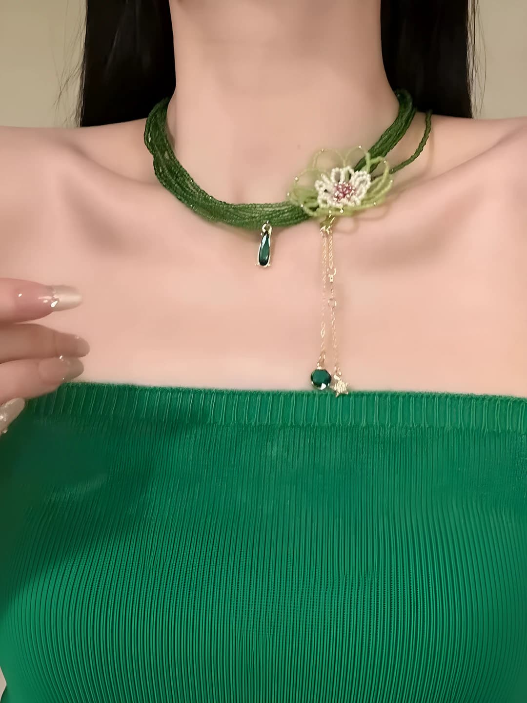 Green beaded floral necklace