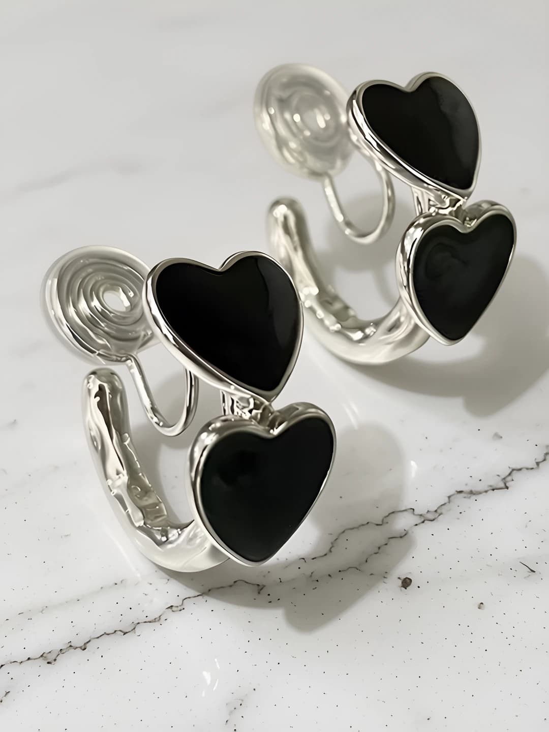 0210 Ear clips