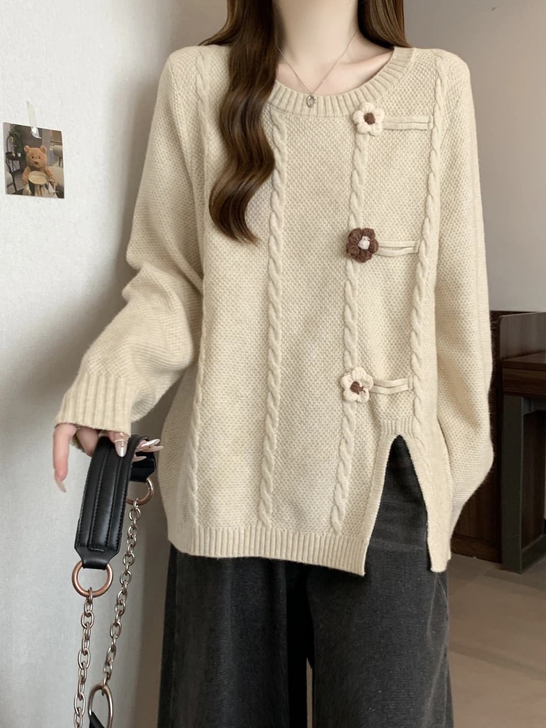 Women's 2026 autumn-winter knit sweater: crew neck, long sleeve, loose fit, geometric pattern and 3D floral design