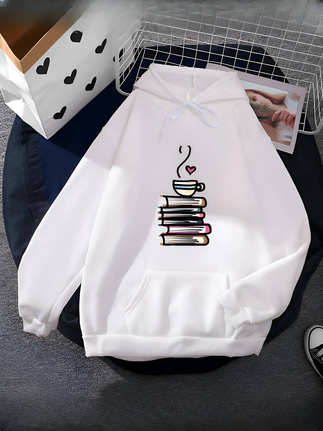Вешалки и книги
