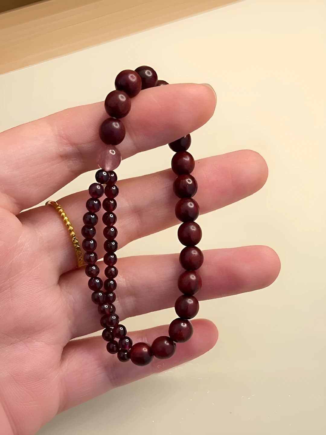 Garnet, sandal