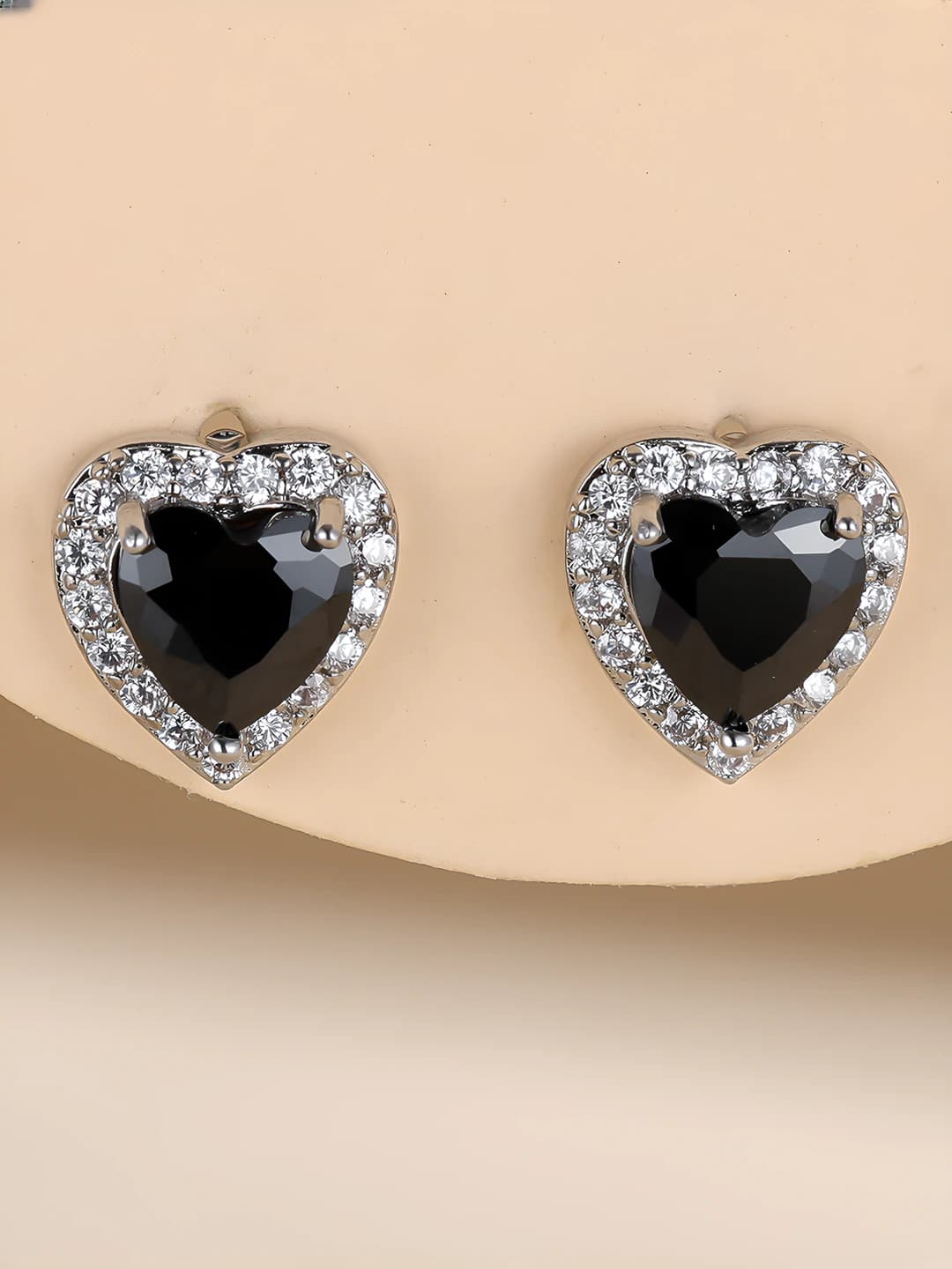 Women's heart-shaped zircon stud earrings