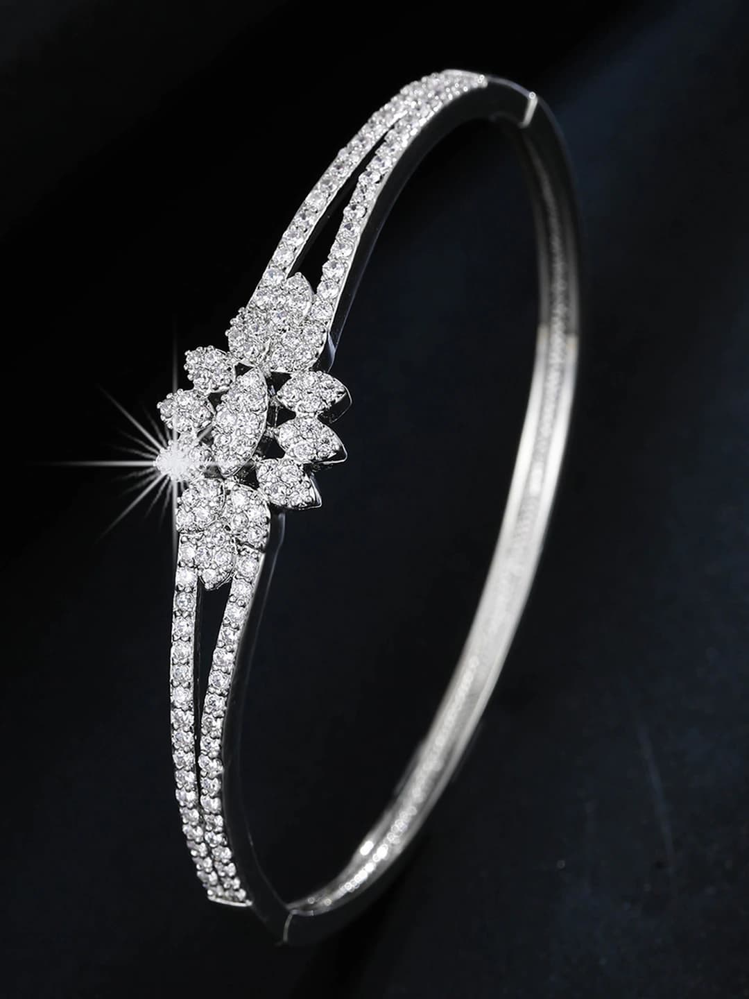Women's modern simple flower-shaped zircon open bracelet, full diamond, luxury style, elegant