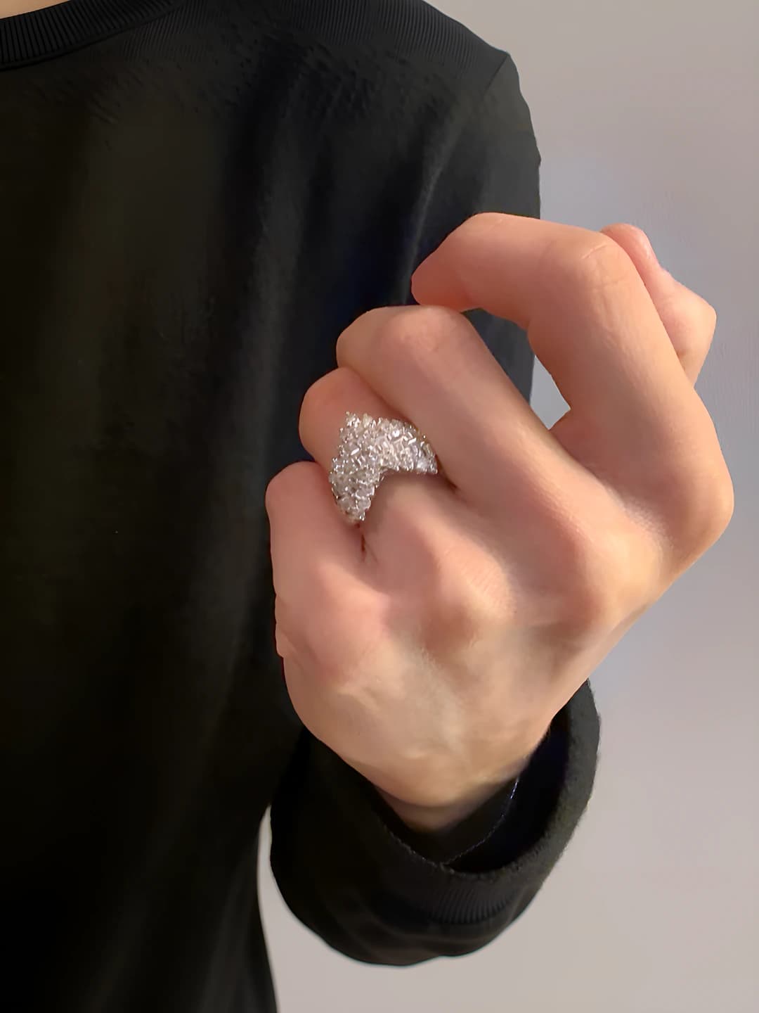 Heart-shaped ring with stones for women, unique design, cold style