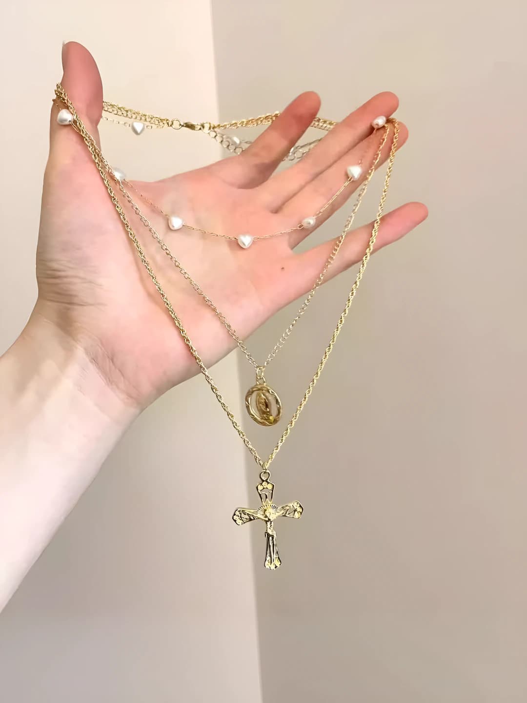 Round cross necklace
