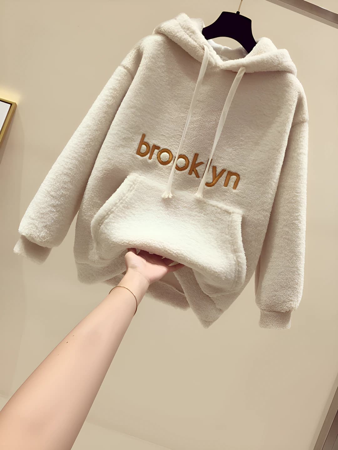 Абрикосовый