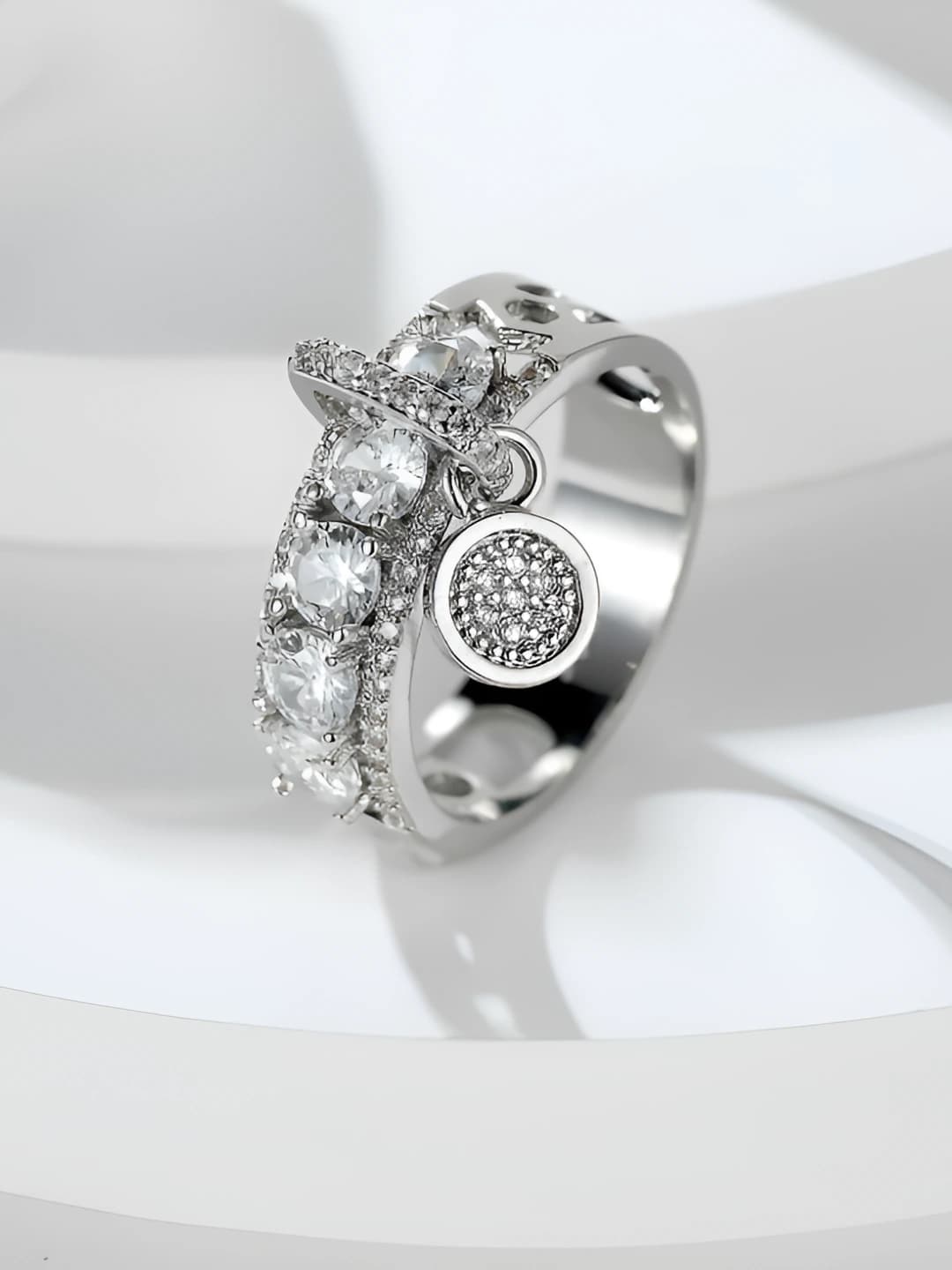 Women's gold-plated geometric ring with zirconia