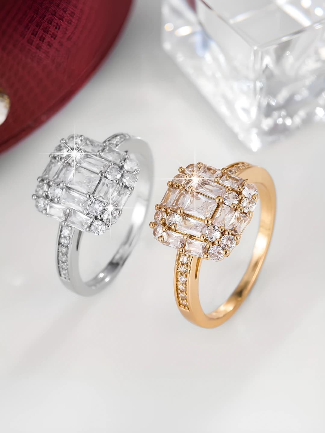 Ayollar uchun zircon toshli kvadrat shakldagi bronzadan ishlangan halqa