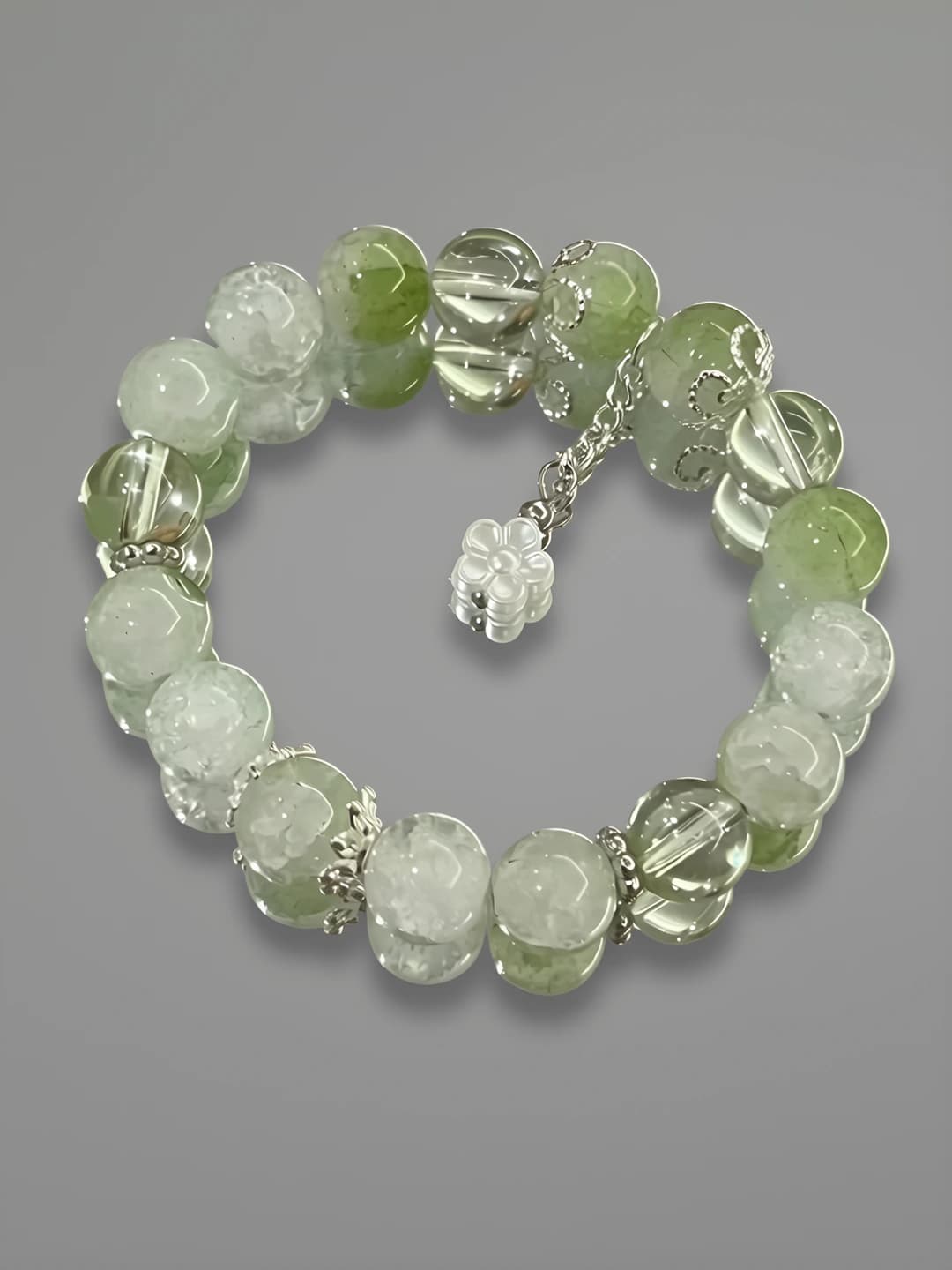 M645 [Green small bead floral bracelet]